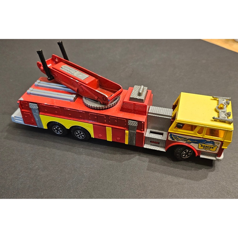 Majorette Incendie Nacelle Fire Truck‎ 1/47 Red Yellow Made in France Vintage